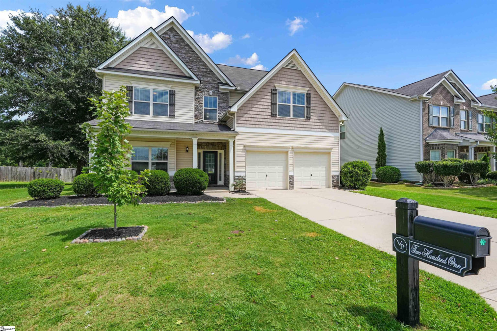 201 Chesnut Grv Simpsonville, SC 29680