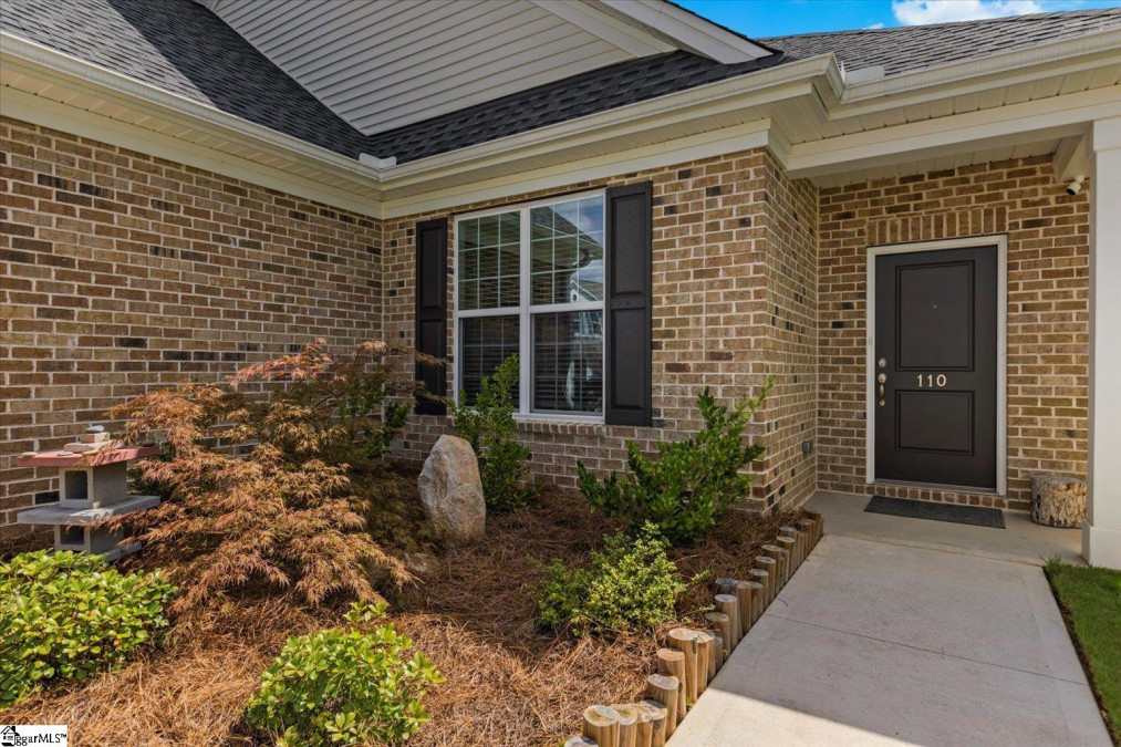 110 Woodcross  Simpsonville, SC 29681