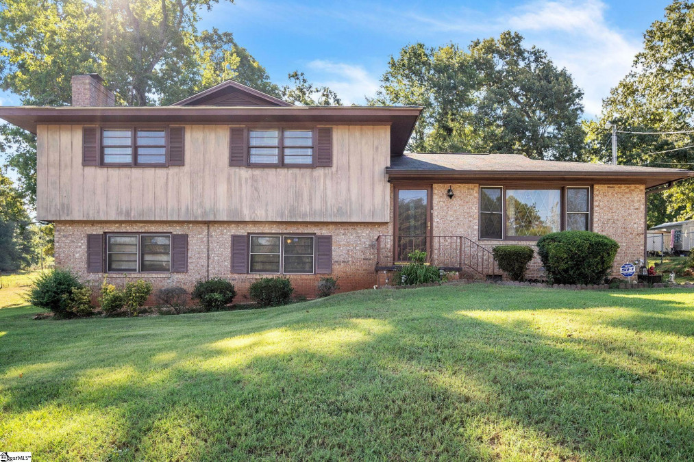 519 Shady Pine Seneca, SC 29678