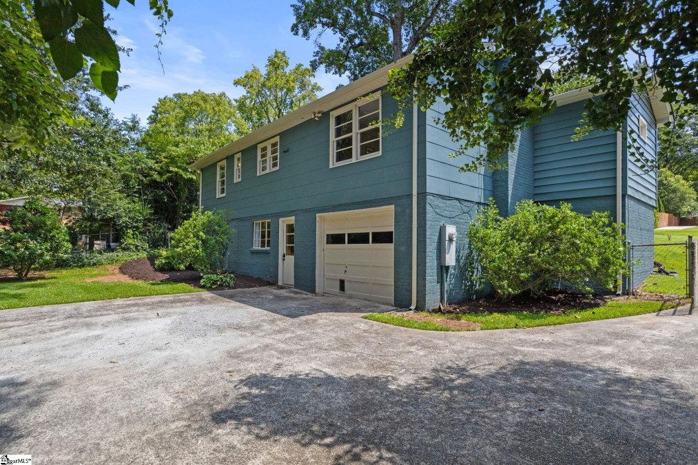 210 Holmes  Greenville, SC 29609