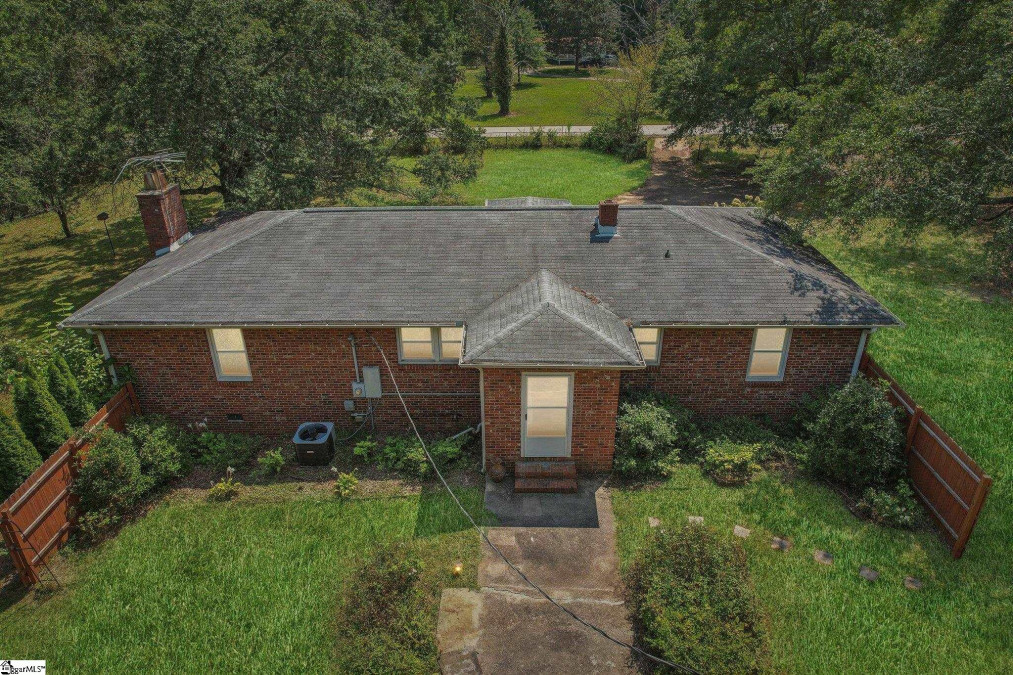 613 Farrs  Easley, SC 29640