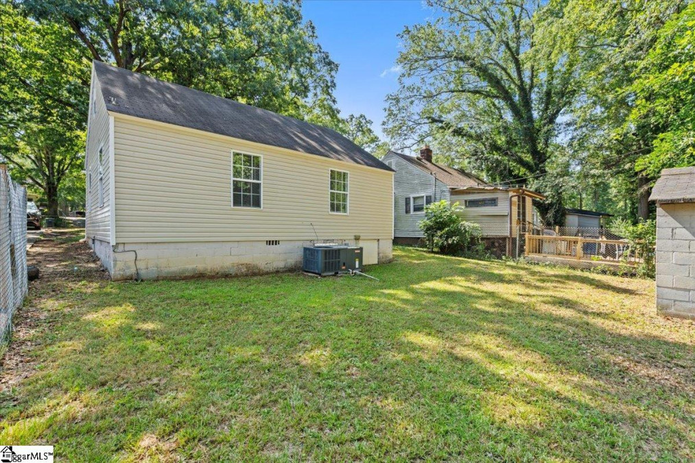 146 White Oak Spartanburg, SC 29301