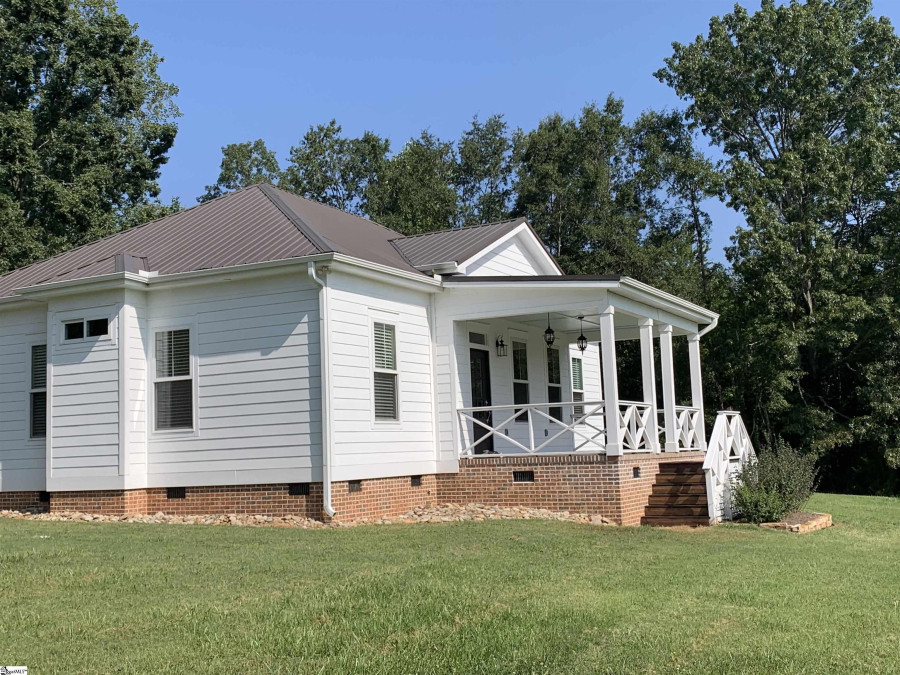 2220 S Blackstock Landrum, SC 29356