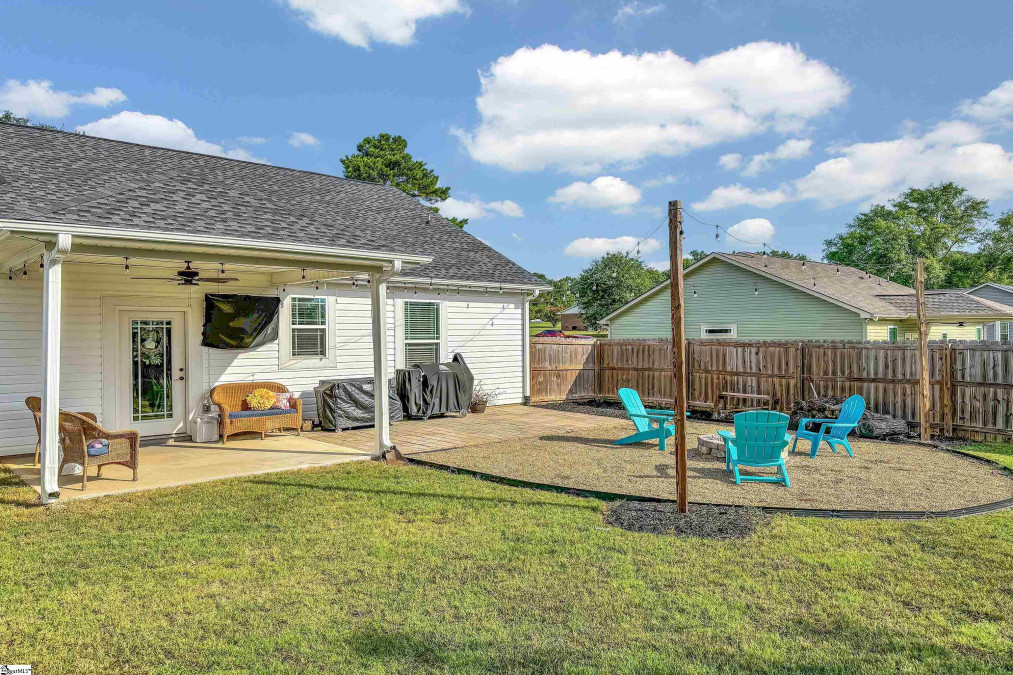 108 Smith  Pelzer, SC 29669