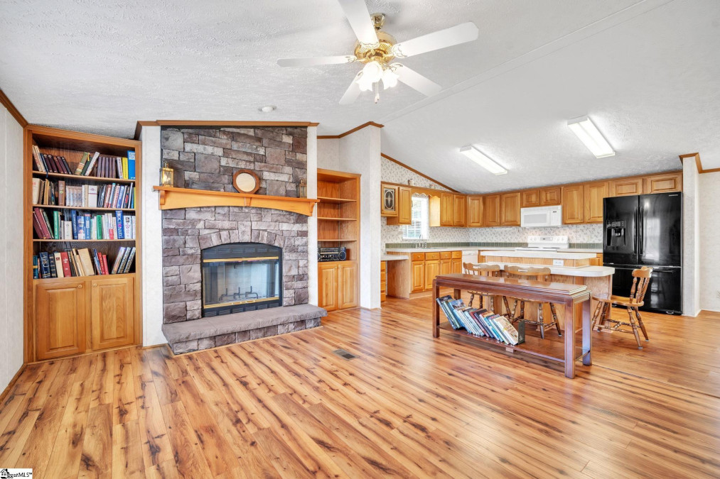 342 Wolf Creek School Pickens, SC 29671