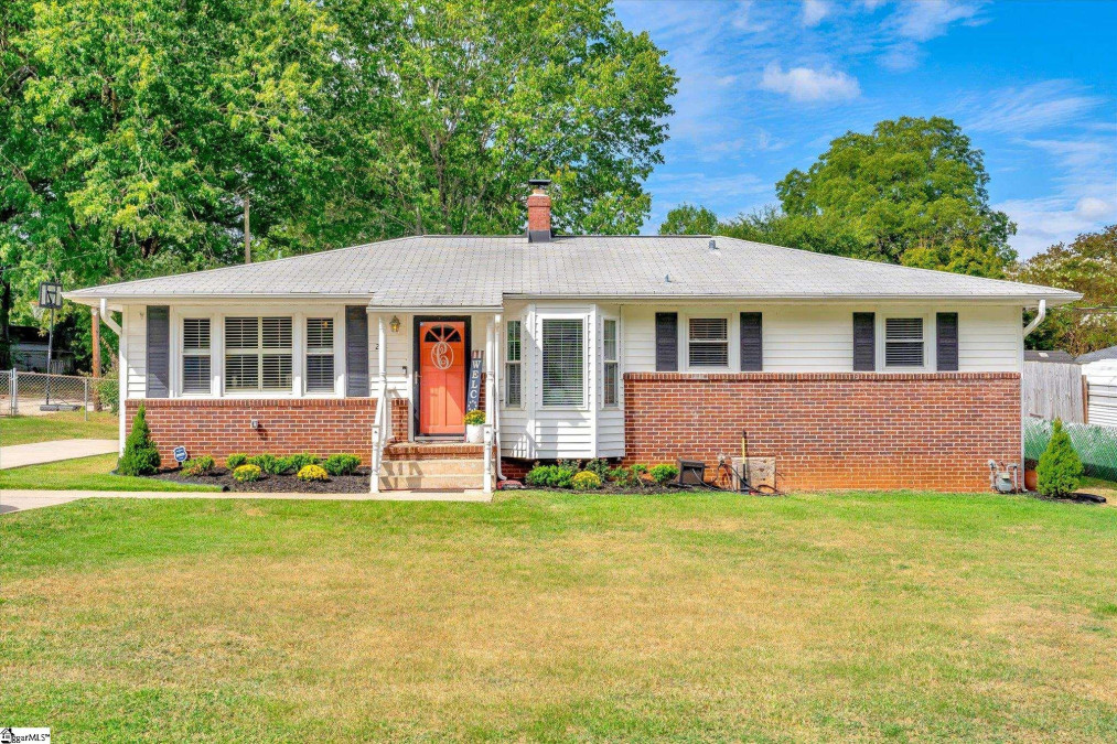 213 Courtney  Greenville, SC 29617