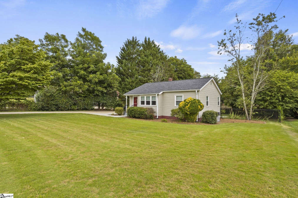 404 Meridian  Taylors, SC 29687