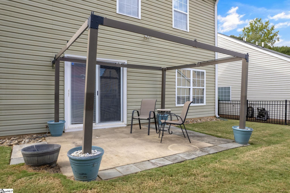 130 Ledgewood  Easley, SC 29642