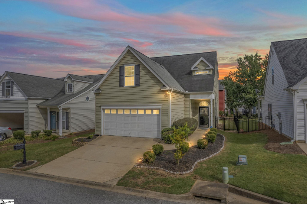 130 Ledgewood  Easley, SC 29642