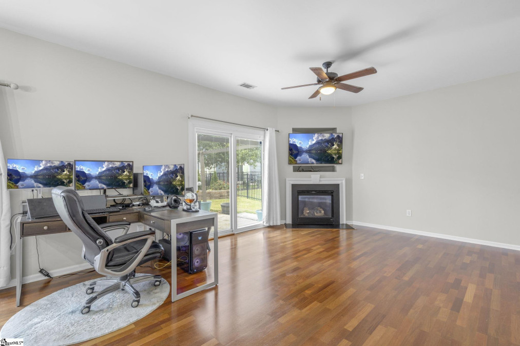 130 Ledgewood  Easley, SC 29642