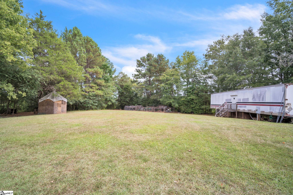 363 Nelson  Laurens, SC 29360