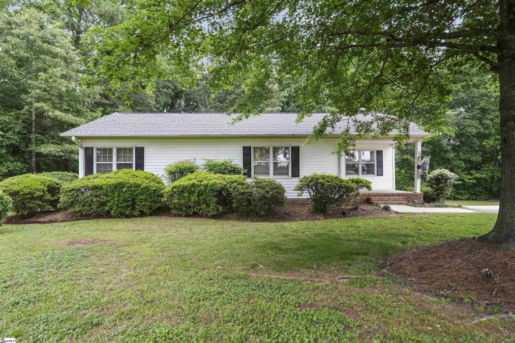 429 Scuffletown  Simpsonville, SC 29681