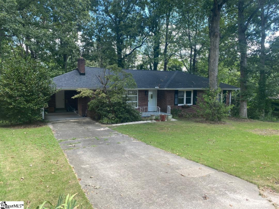 307 Cardinal  Taylors, SC 29687-3216