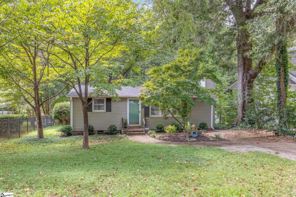 28 Brookview  Greenville, SC 29605