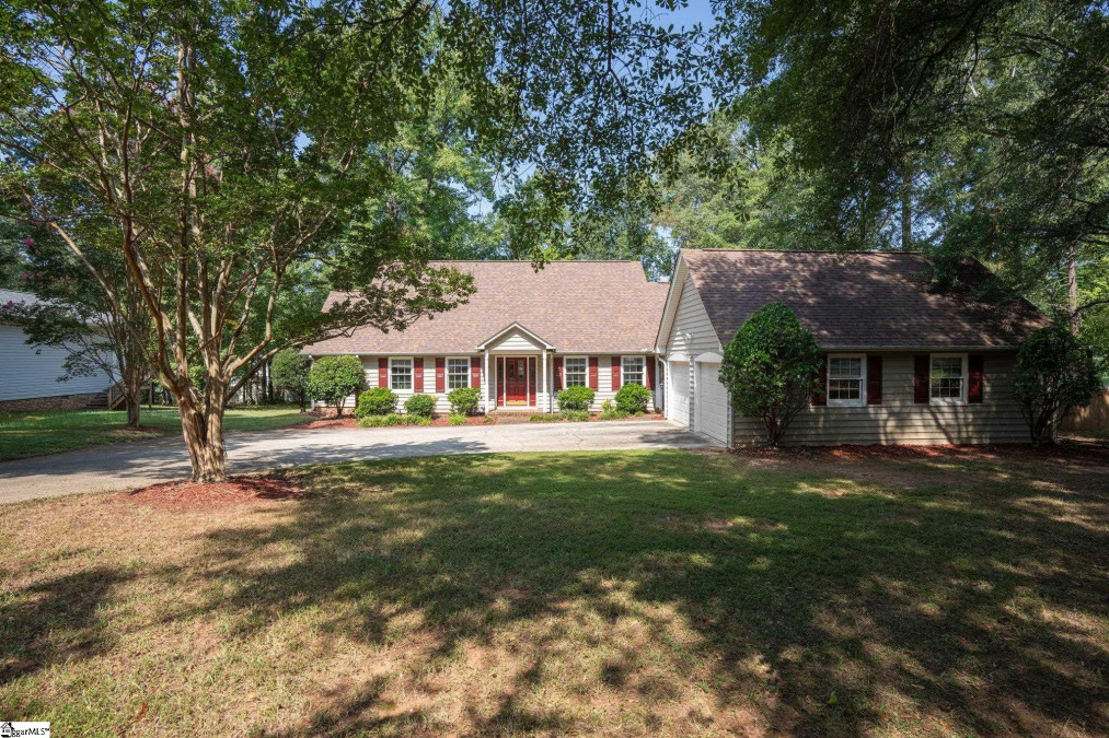 5 Moultrie  Taylors, SC 29687