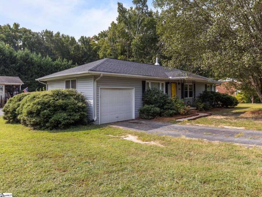 103 Florence  Simpsonville, SC 29681