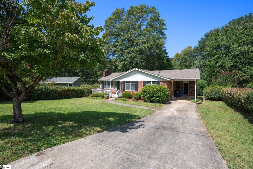 34 Sir Abbott Greenville, SC 29607