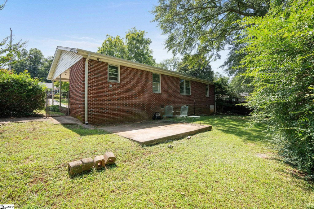 34 Sir Abbott Greenville, SC 29607