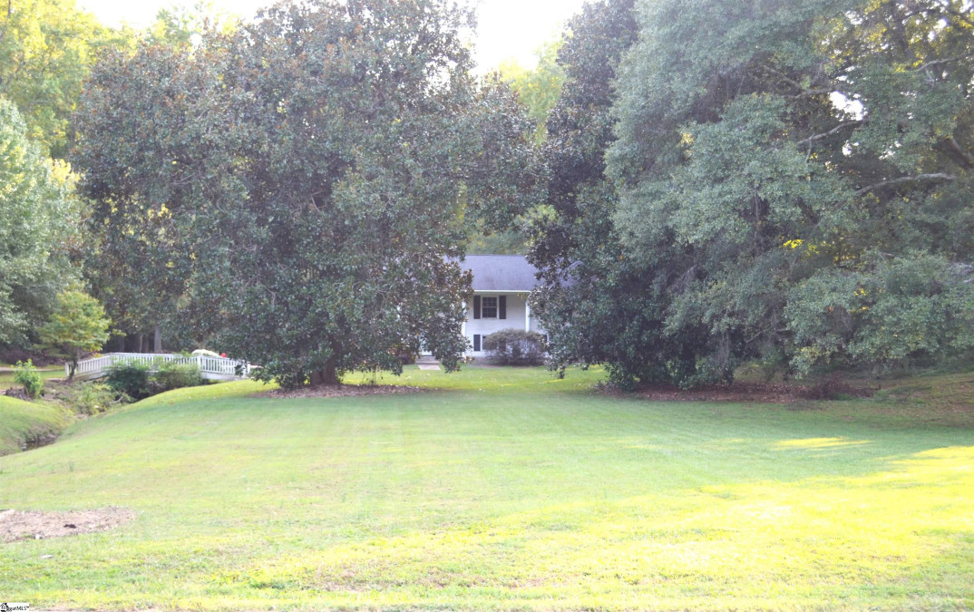 709 Hammett  Greer, SC 29650