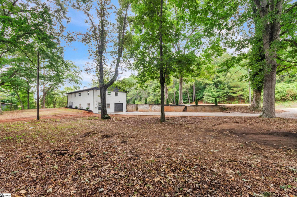 1424 Farrs Bridge Easley, SC 29640