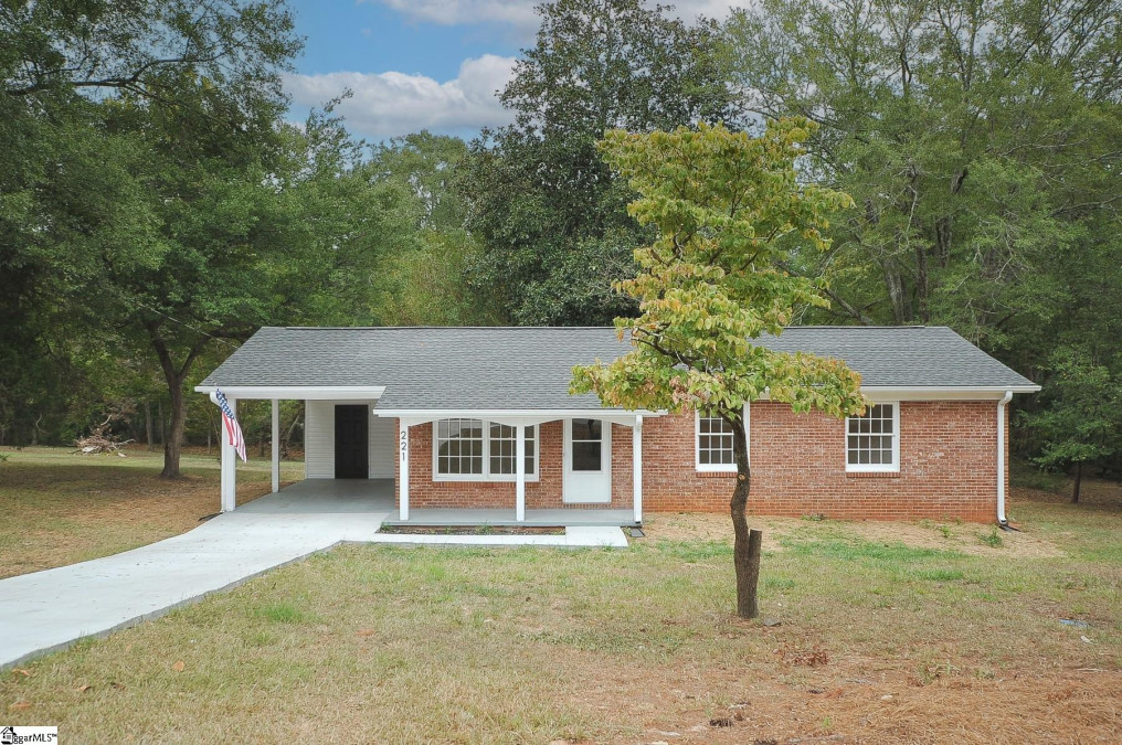 221 Sanders  Central, SC 29630