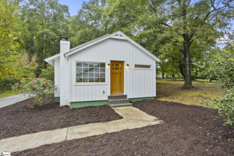 125 Hilltop  Travelers Rest, SC 29690