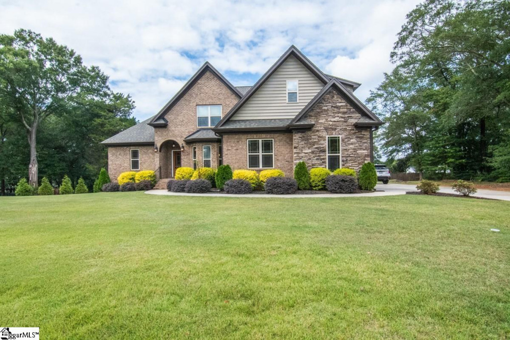 207 Poplar Rg Simpsonville, SC 29681