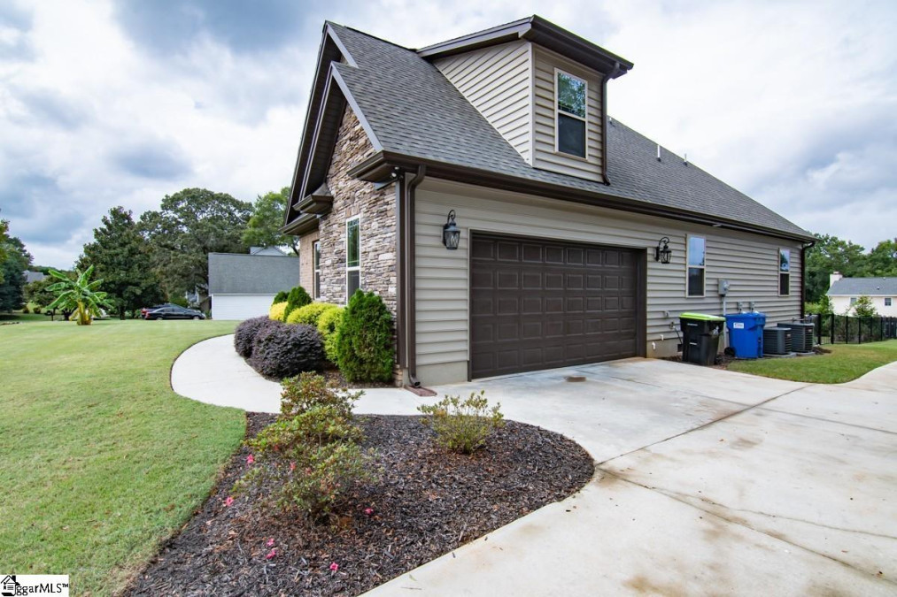 207 Poplar Rg Simpsonville, SC 29681