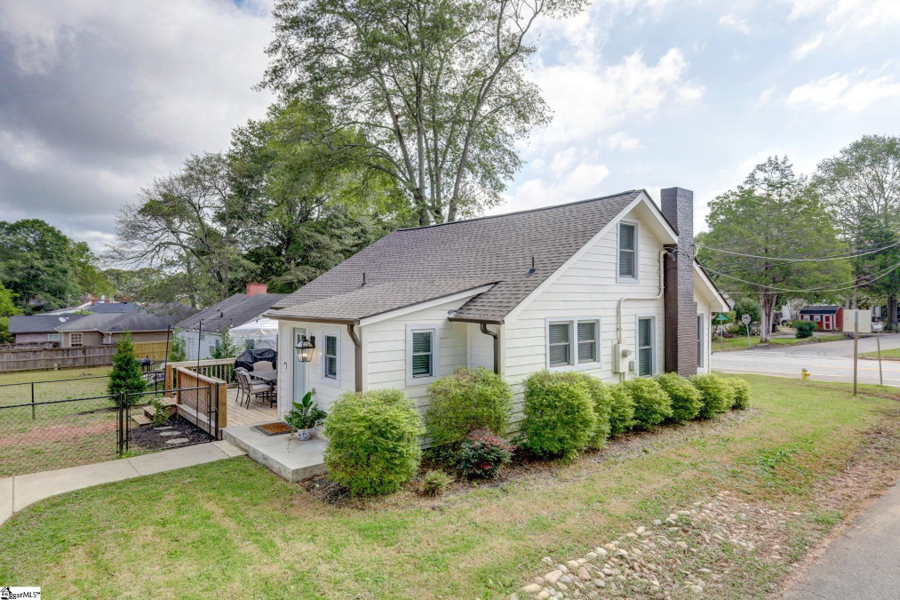 122 Parkins Mill Greenville, SC 29607