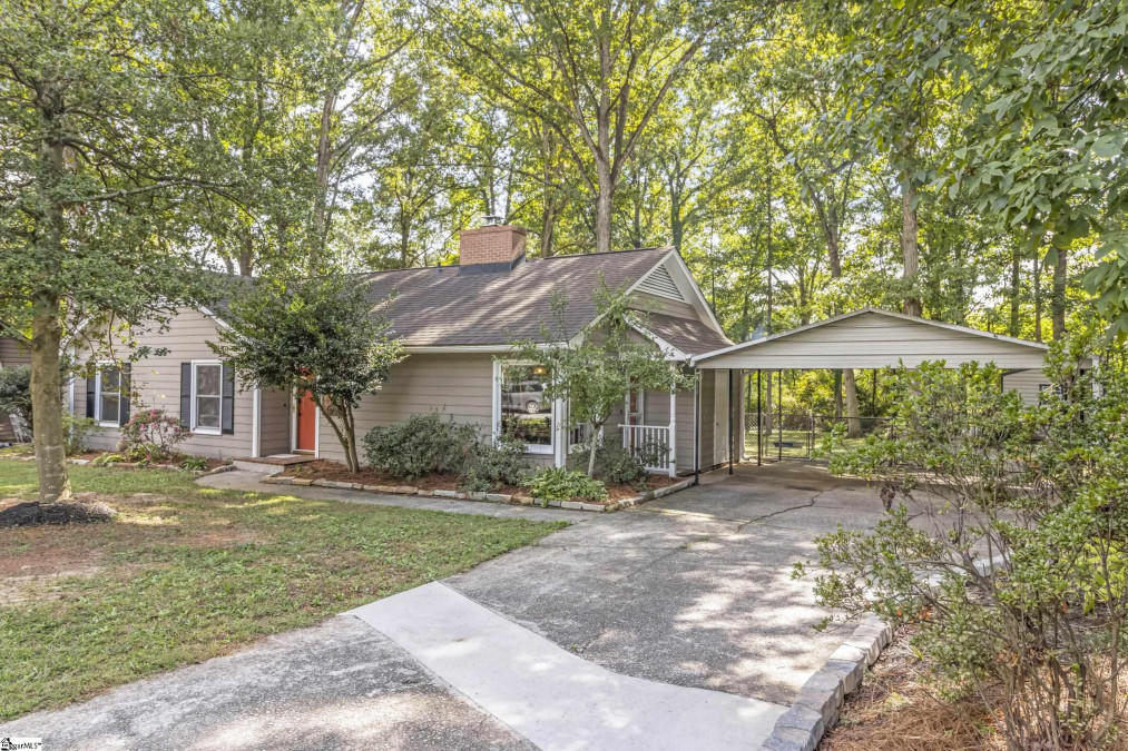 7 Woodharbor  Taylors, SC 29687-4025