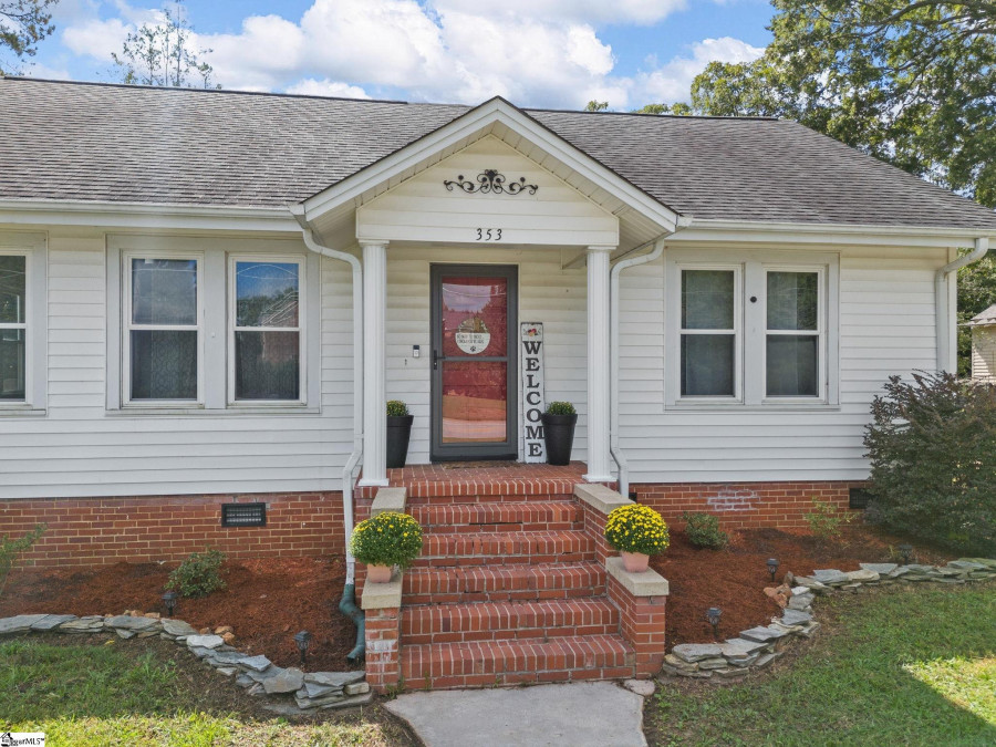 353 Georgia E Woodruff, SC 28388