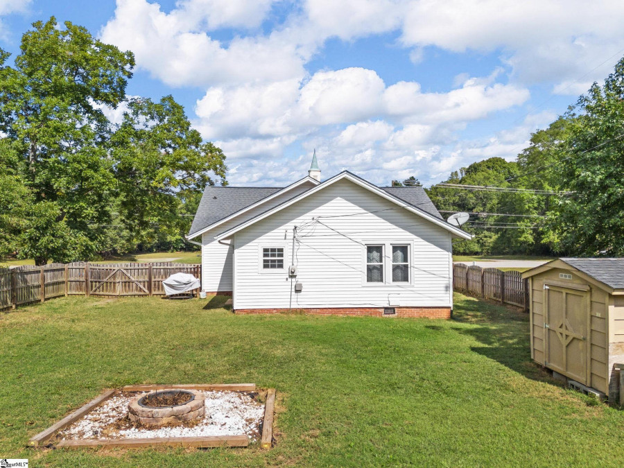 353 Georgia E Woodruff, SC 28388