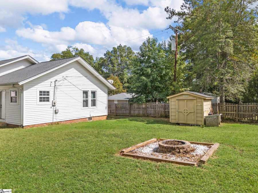 353 Georgia E Woodruff, SC 28388