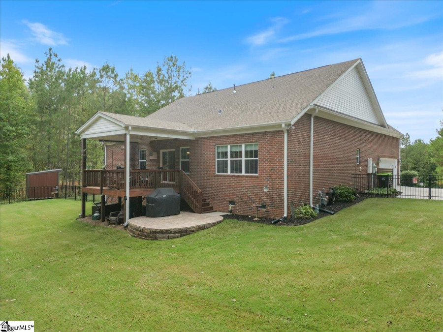 121 Barnett  Easley, SC 29640