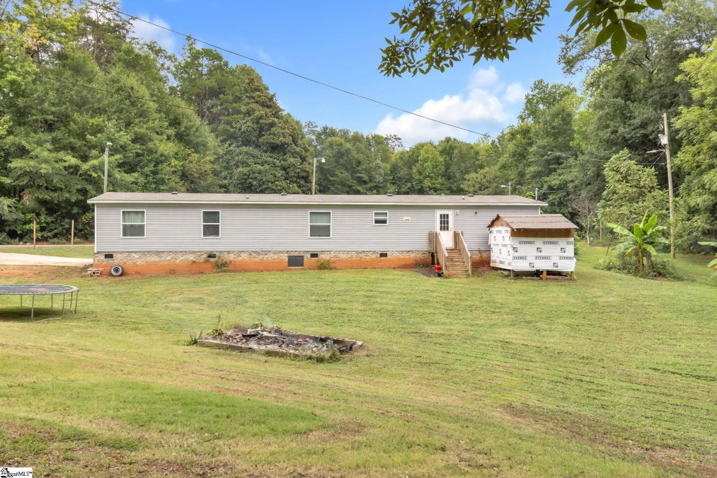 330 Blacktop  Taylors, SC 29687