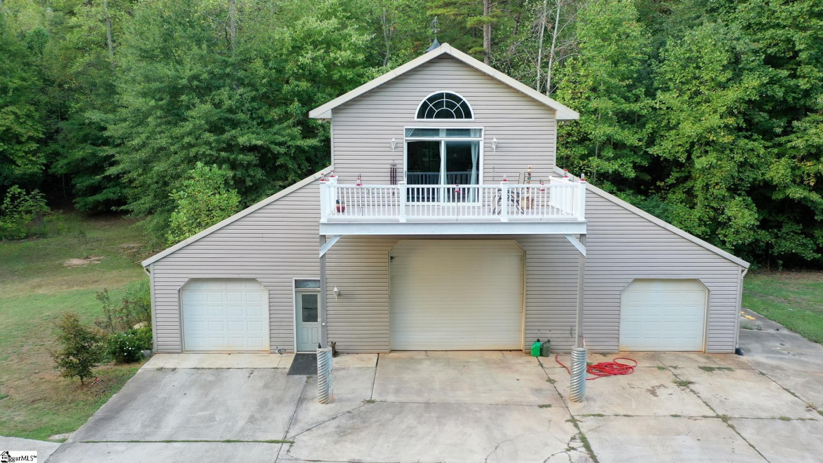 122 Fair Heaven Seneca, SC 29672