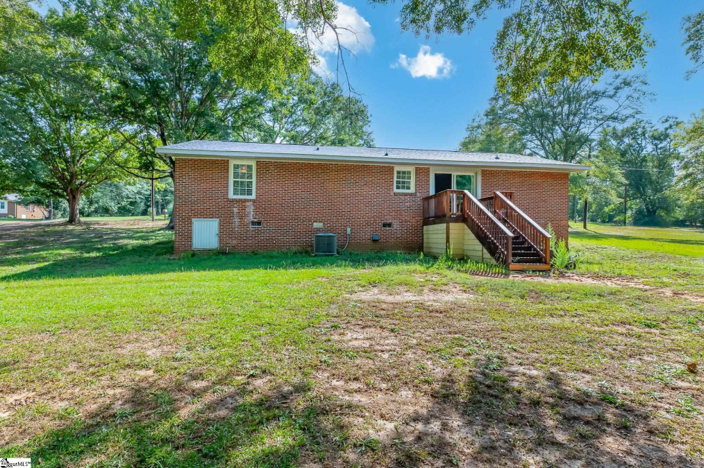 220 Bluefield  Starr, SC 29684