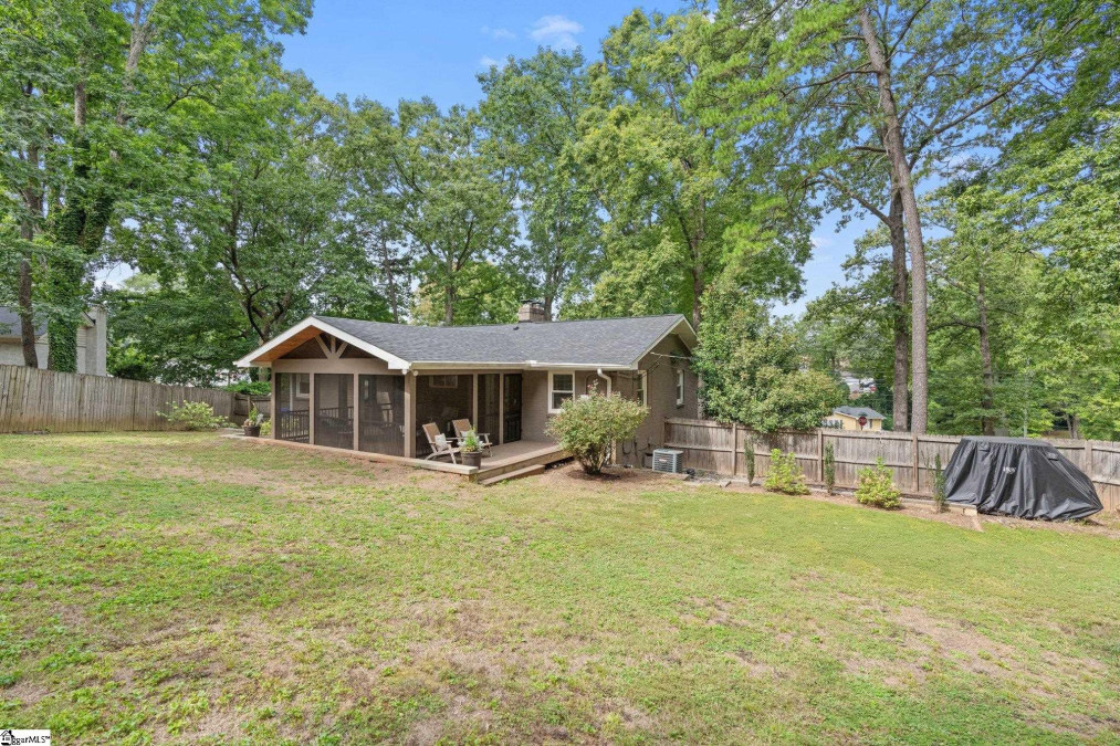 321 Robin Hood Greenville, SC 29607