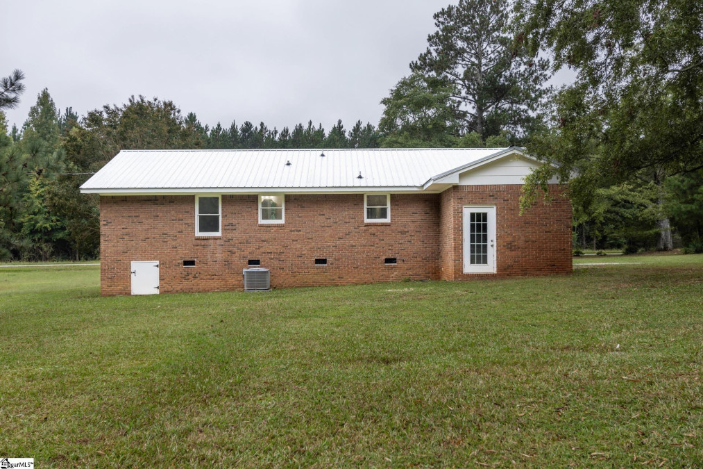 28941 Us Highway 76 Kinards, SC 29355