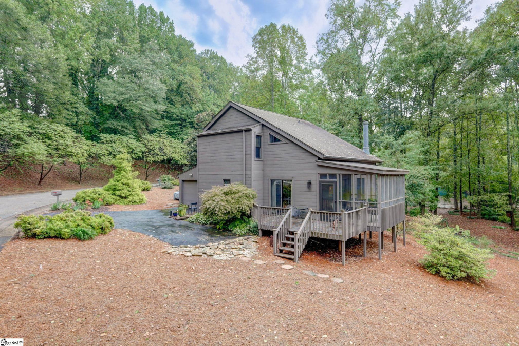 65 Westview  Greenville, SC 29609