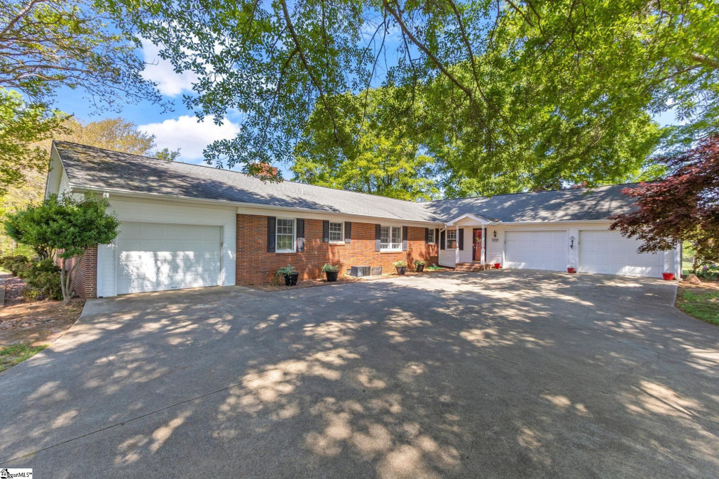 1142 Fox Squirrel Rg Pickens, SC 29671