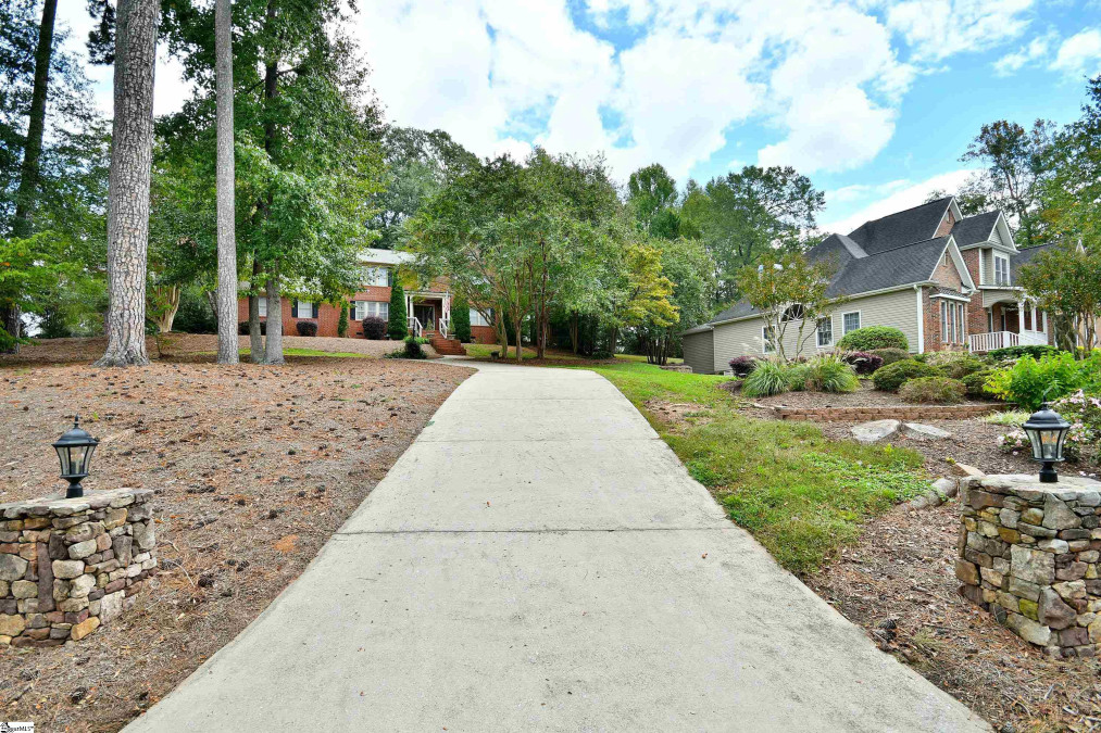 209 Pine Rg Easley, SC 29642