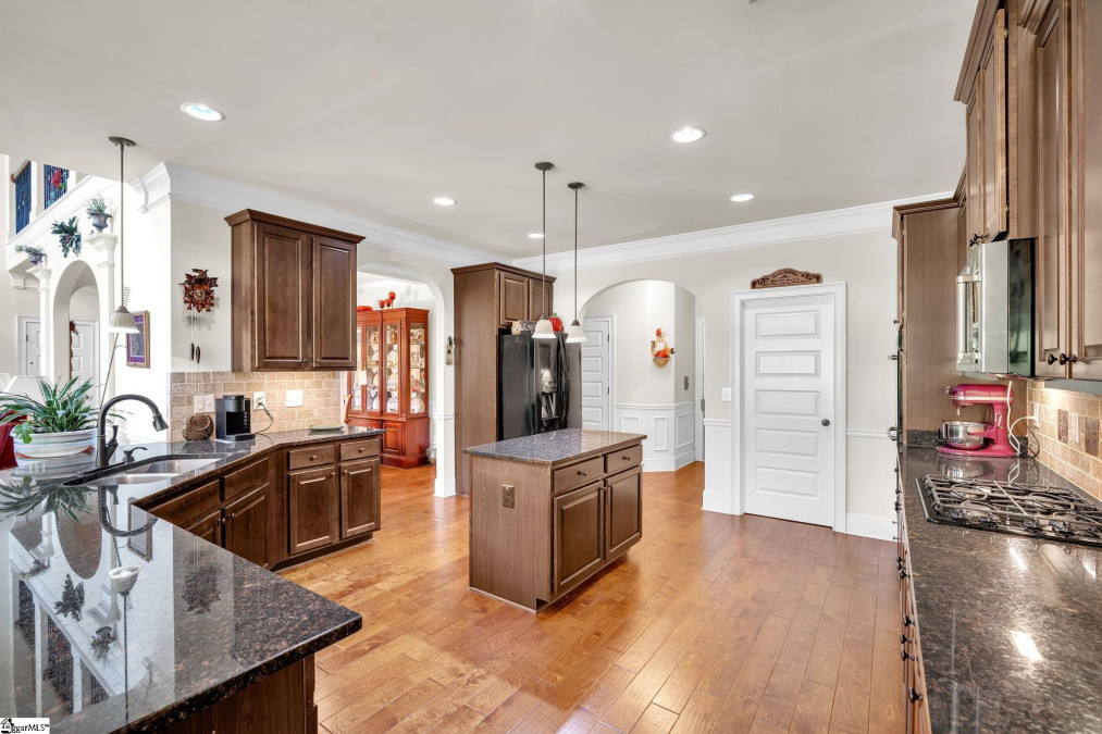 609 Tulip Tree Simpsonville, SC 29680