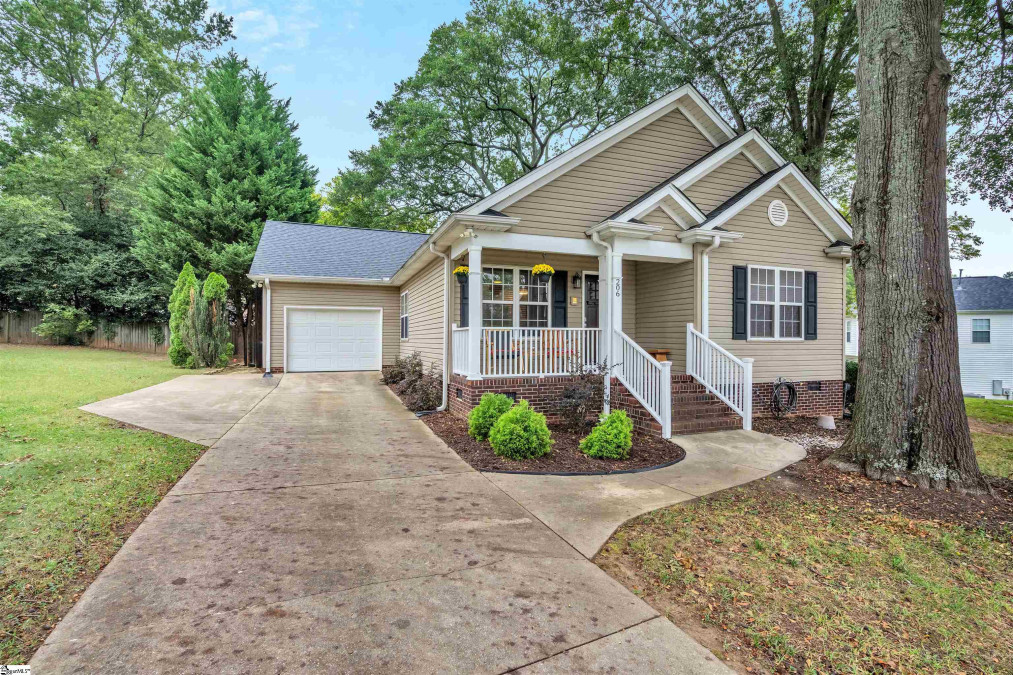 206 Neal  Greenville, SC 29601