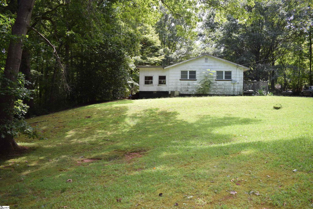 220 Branch  Campobello, SC 29322