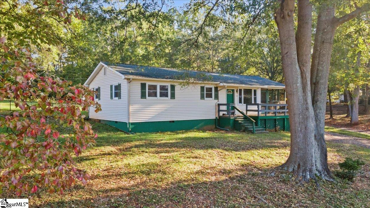 120 Compton  Wellford, SC 29385