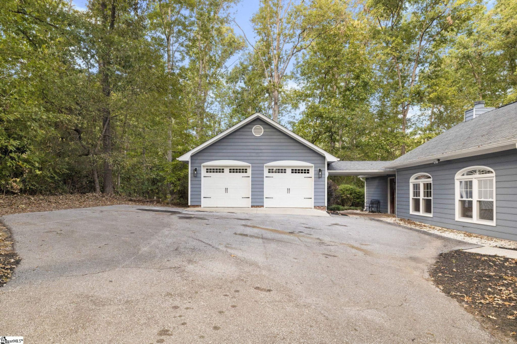 124 Oaks  Pickens, SC 29671