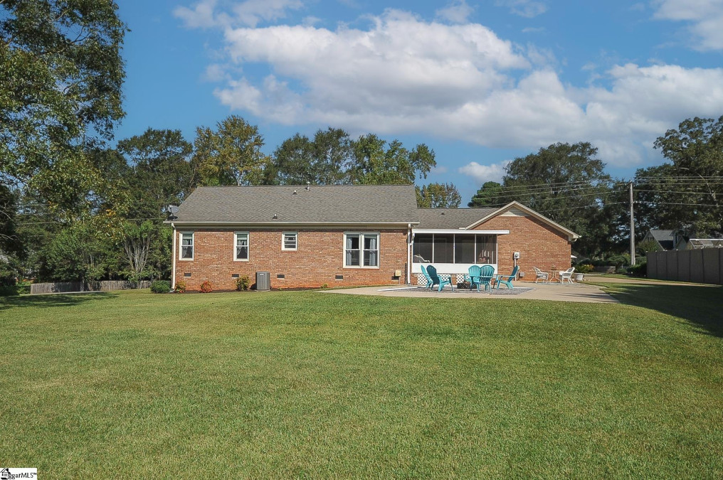 304 Rackley  Easley, SC 29642