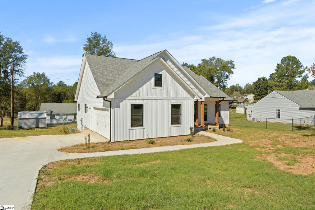 510 Shady Pine Seneca, SC 29678