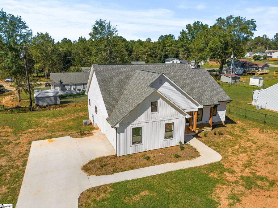 510 Shady Pine Seneca, SC 29678